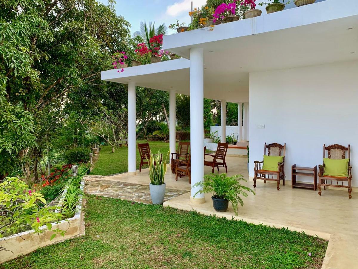 Amandari Holiday Villa Gelioya Екстериор снимка
