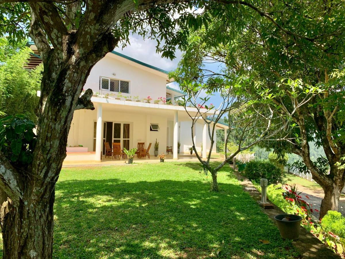Amandari Holiday Villa Gelioya Екстериор снимка