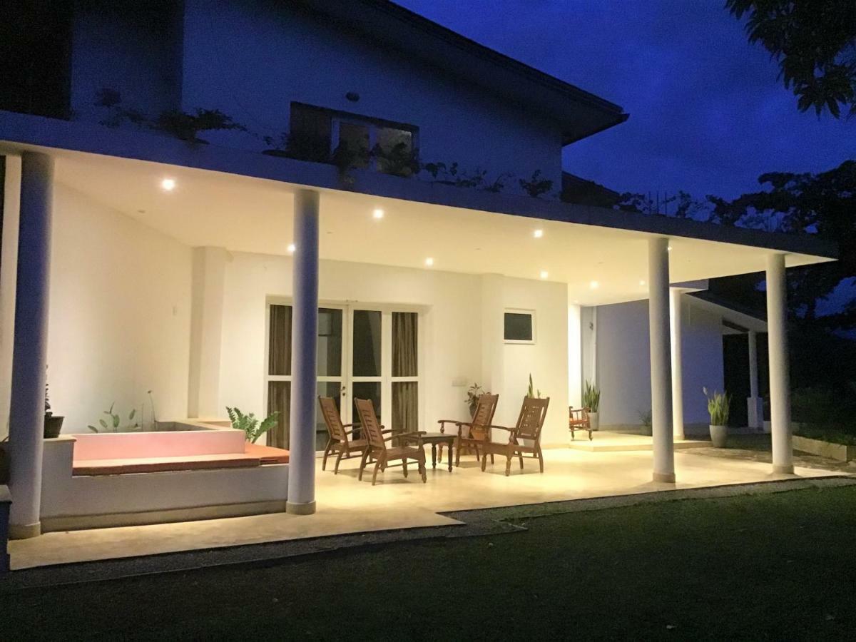 Amandari Holiday Villa Gelioya Екстериор снимка