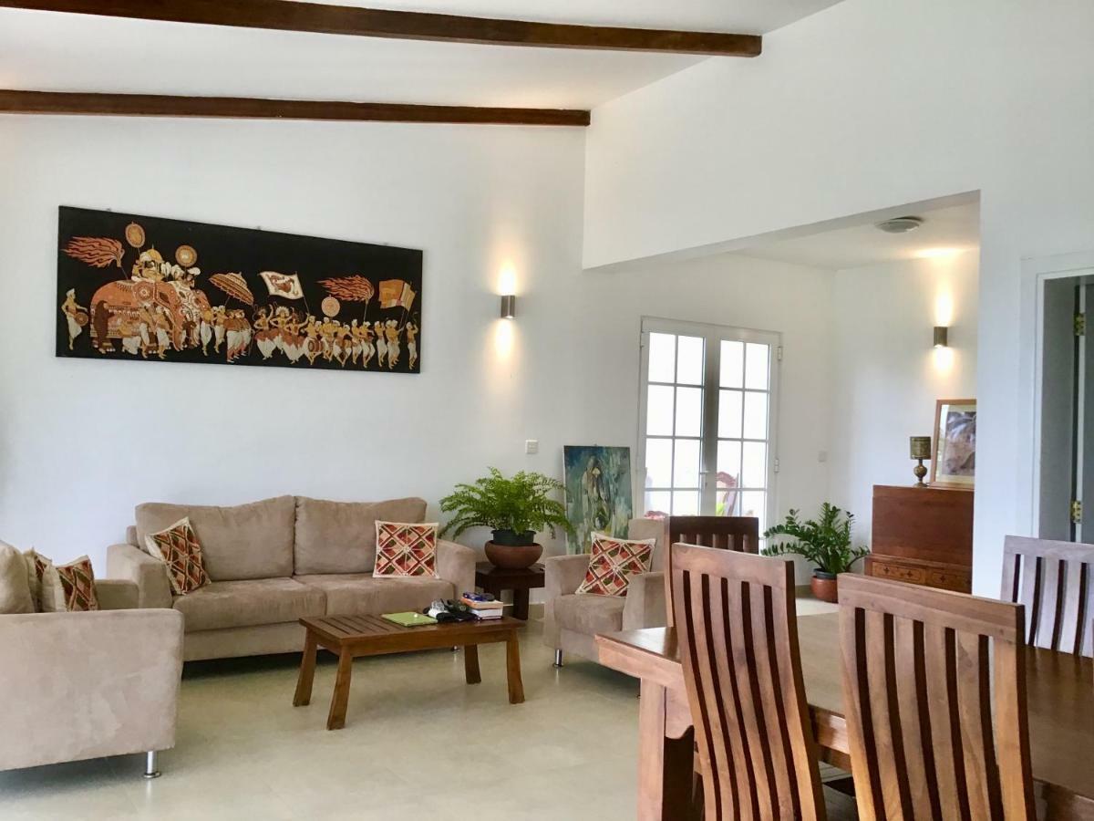 Amandari Holiday Villa Gelioya Екстериор снимка