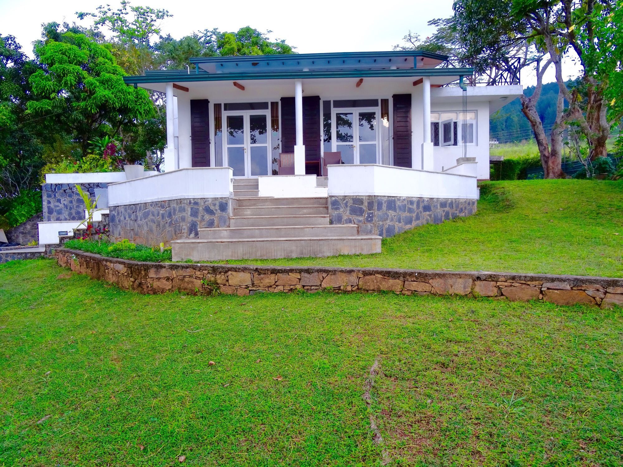 Amandari Holiday Villa Gelioya Екстериор снимка